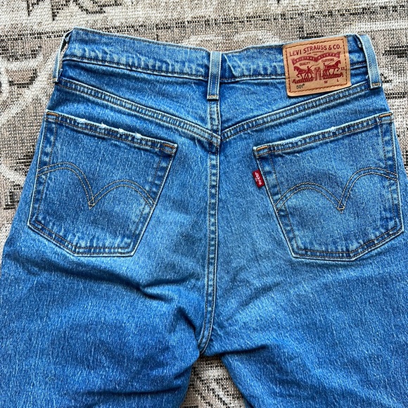 Levi 501 - Picture 2 of 3